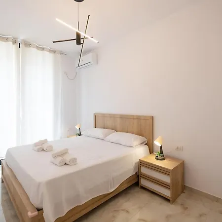 New - Garage - 500m From Promenade Lejlighed Vlorë